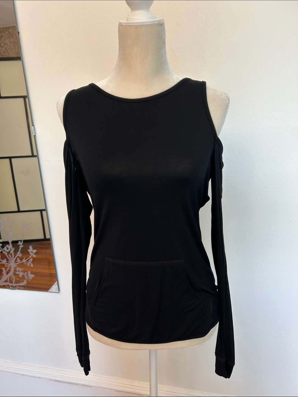 Women’s Black Cold-Shoulder Long Sleeve Top